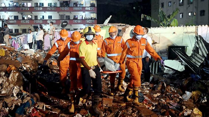 https://salarnews.in/public/uploads/images/newsimages/maannewsimage28082025_112421_Palghar building collapse.jpg